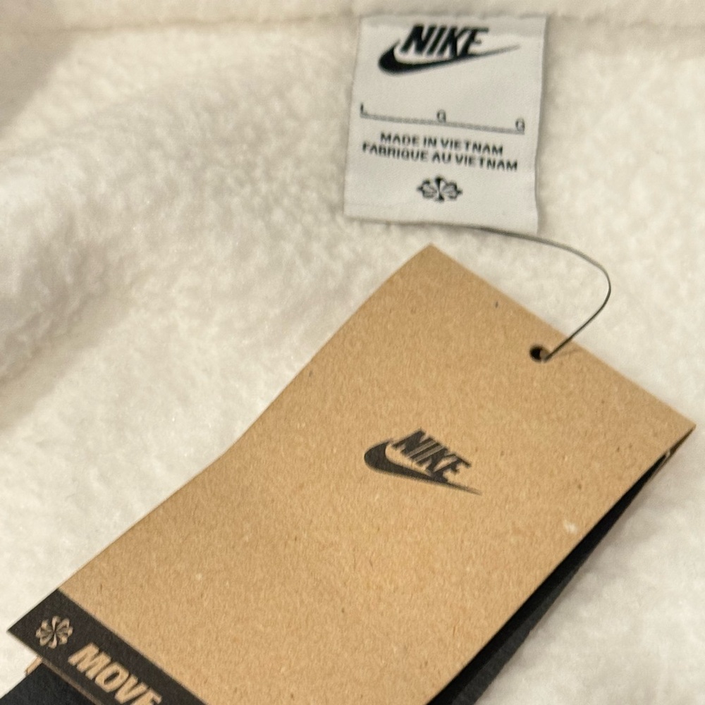 NIKE Men’s Sportswear Club Winterized Sherpa Vest White NEW - Picture 8 of 10